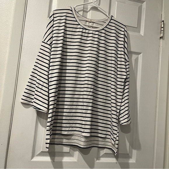 Cedar & Gold Tops - Cedar & Gold Bell Sleeve Striped T-Shirt - Size Medium